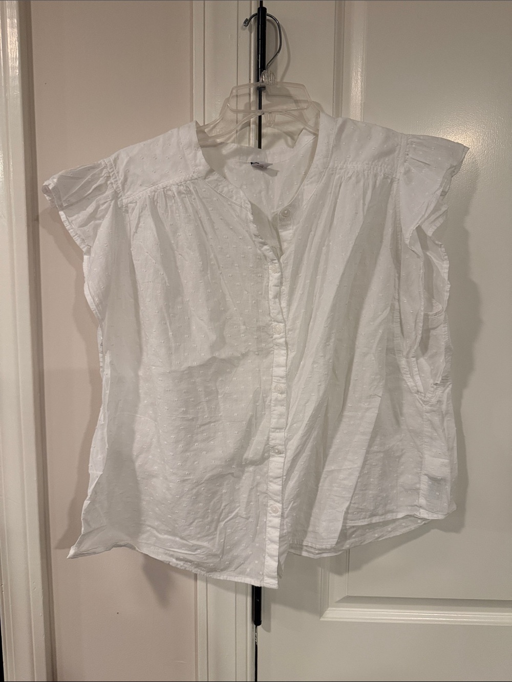 Old Navy White Swiss-Dot Flutter Sleeve Button-Up Blouse